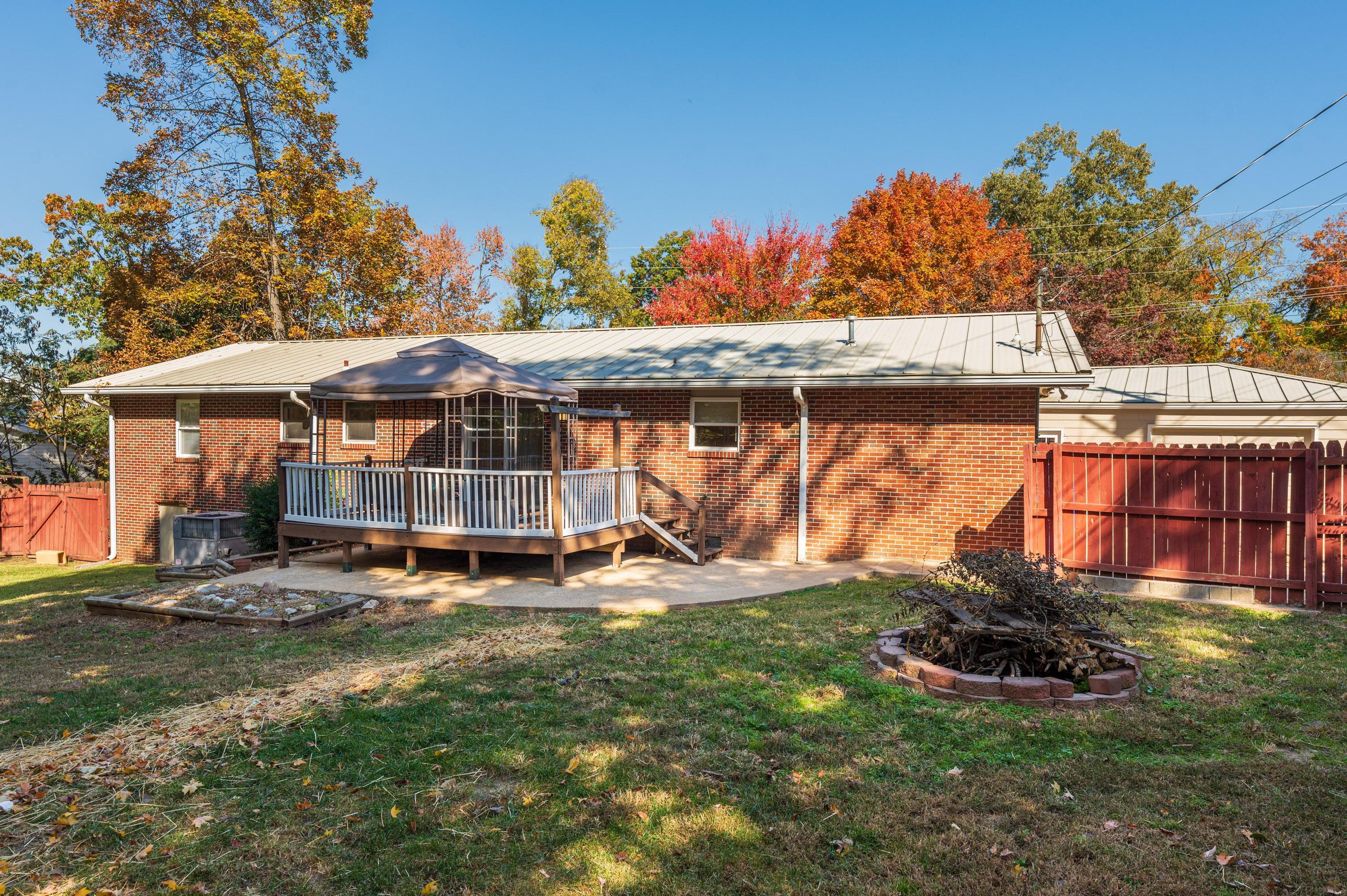 7032 Igou Gap Road