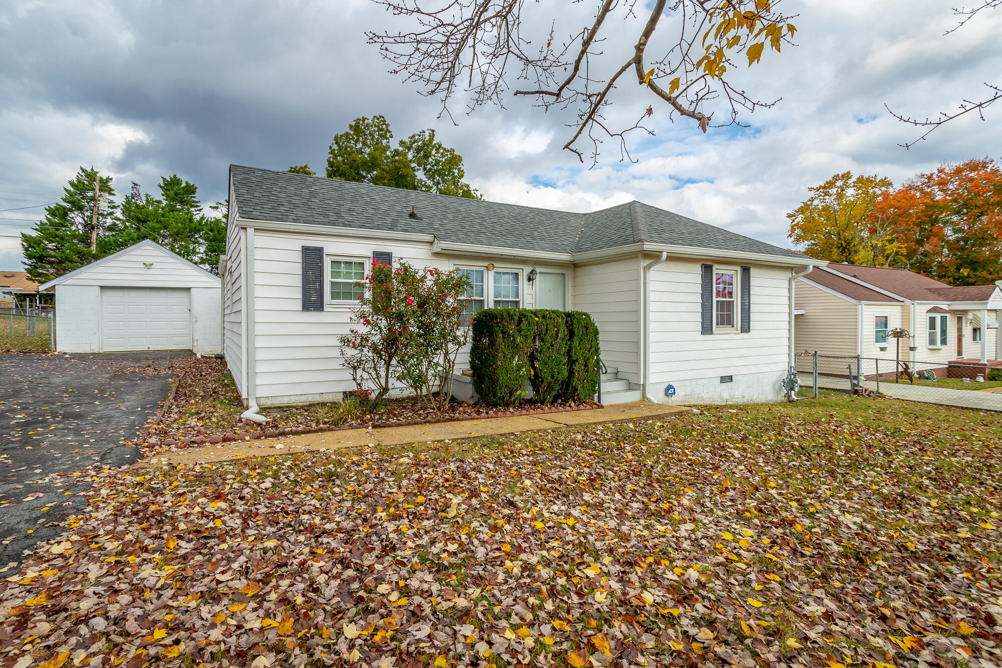6613 State Line Road