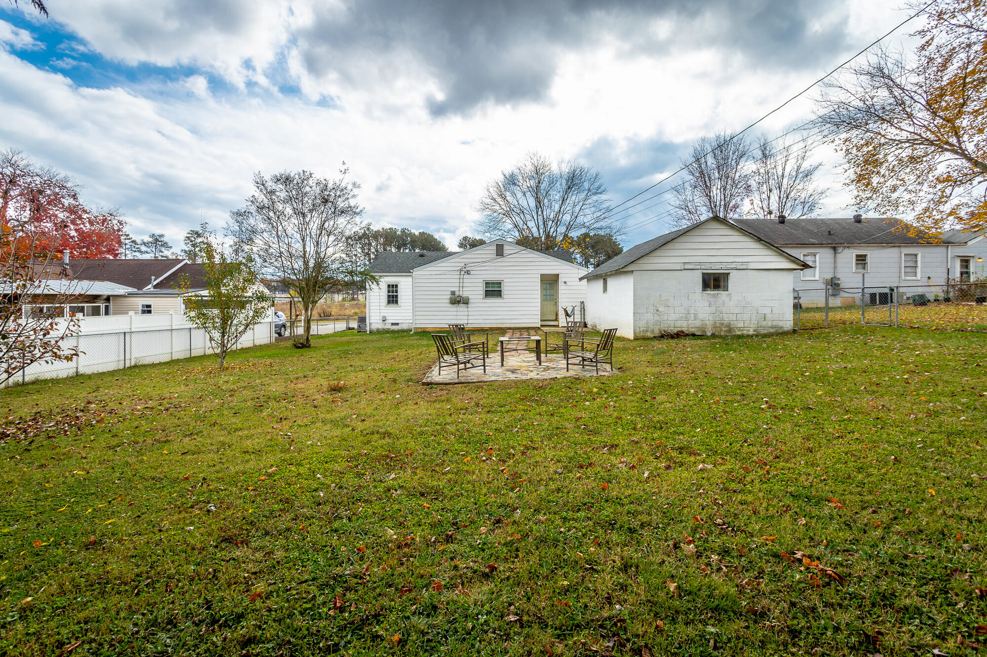 6613 State Line Road