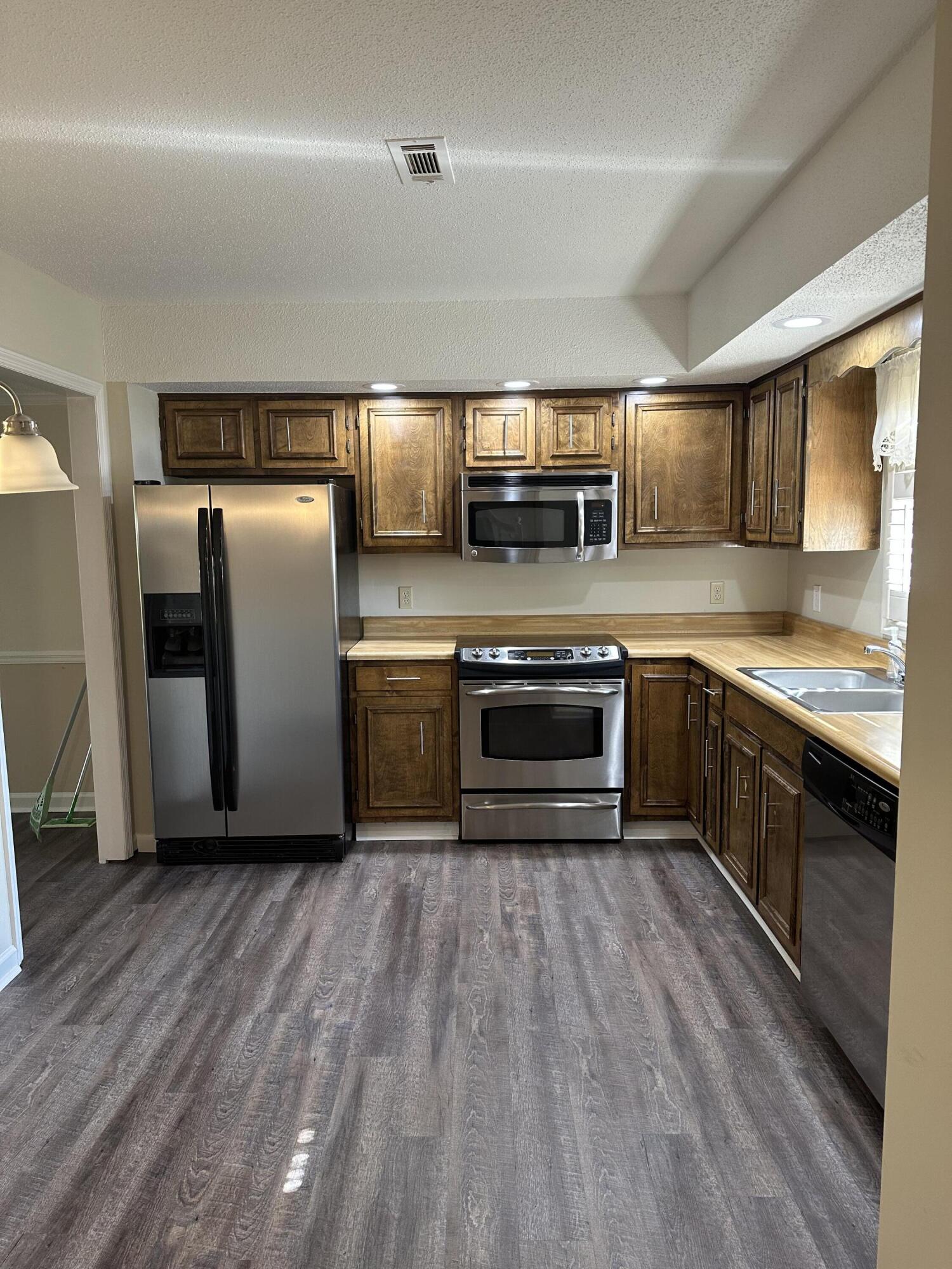 6740 Hickory Manor Circle