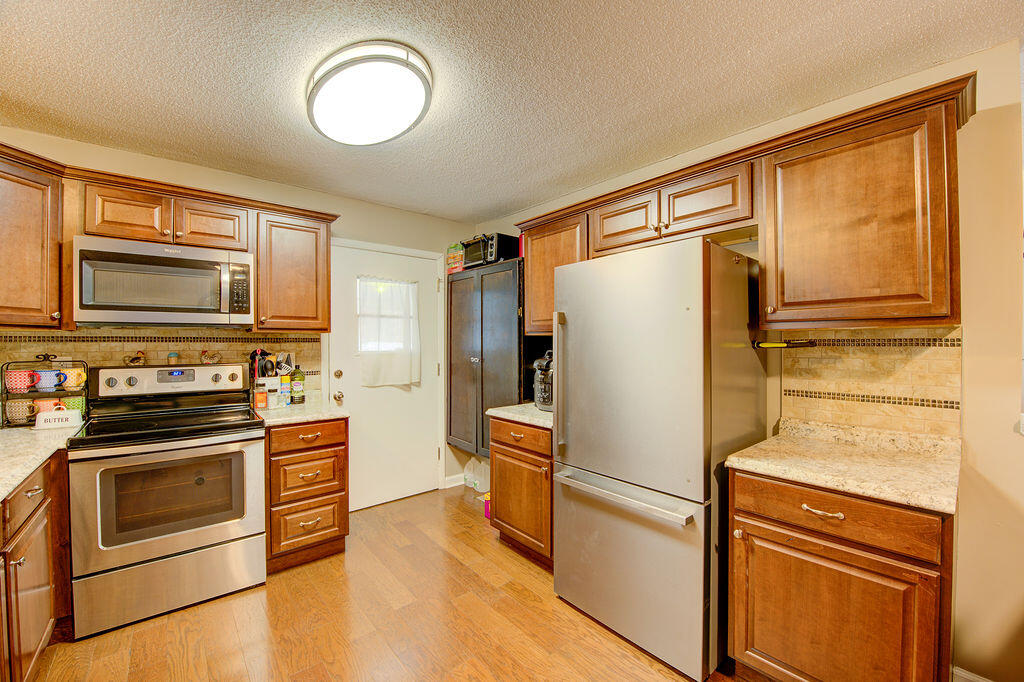 1075 Boss Road