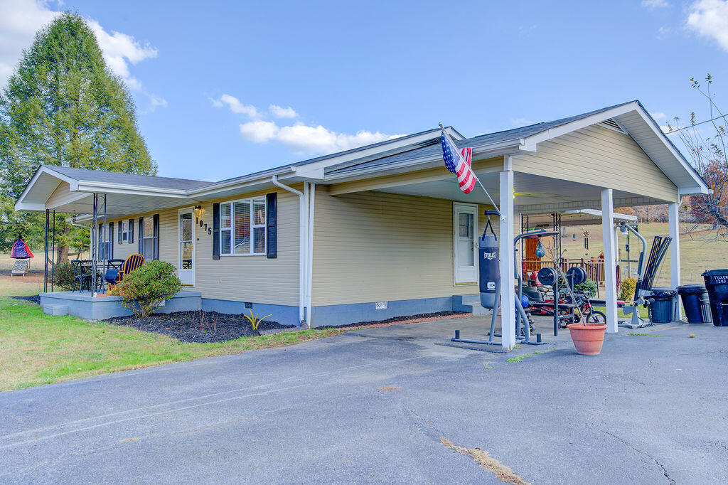 1075 Boss Road