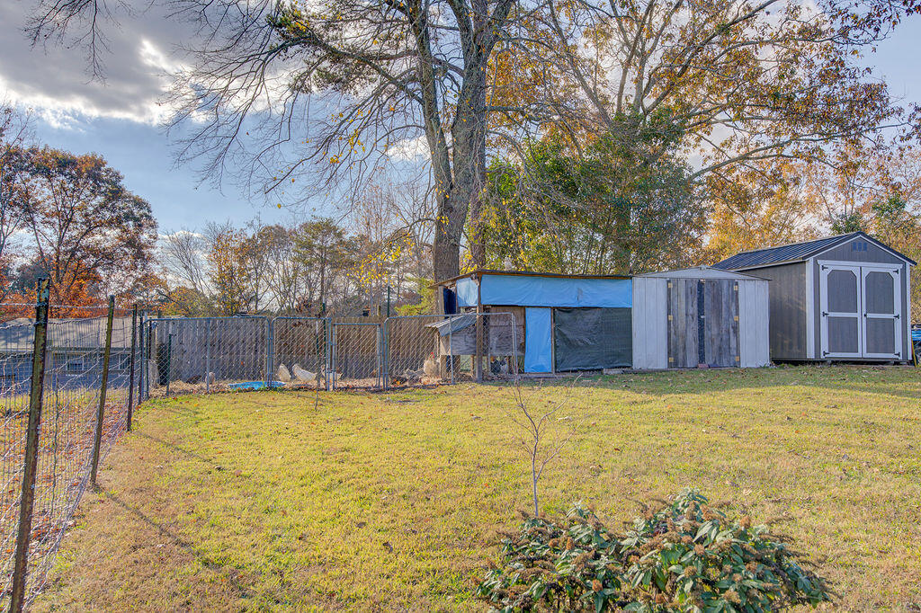 1075 Boss Road