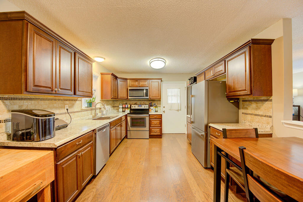 1075 Boss Road