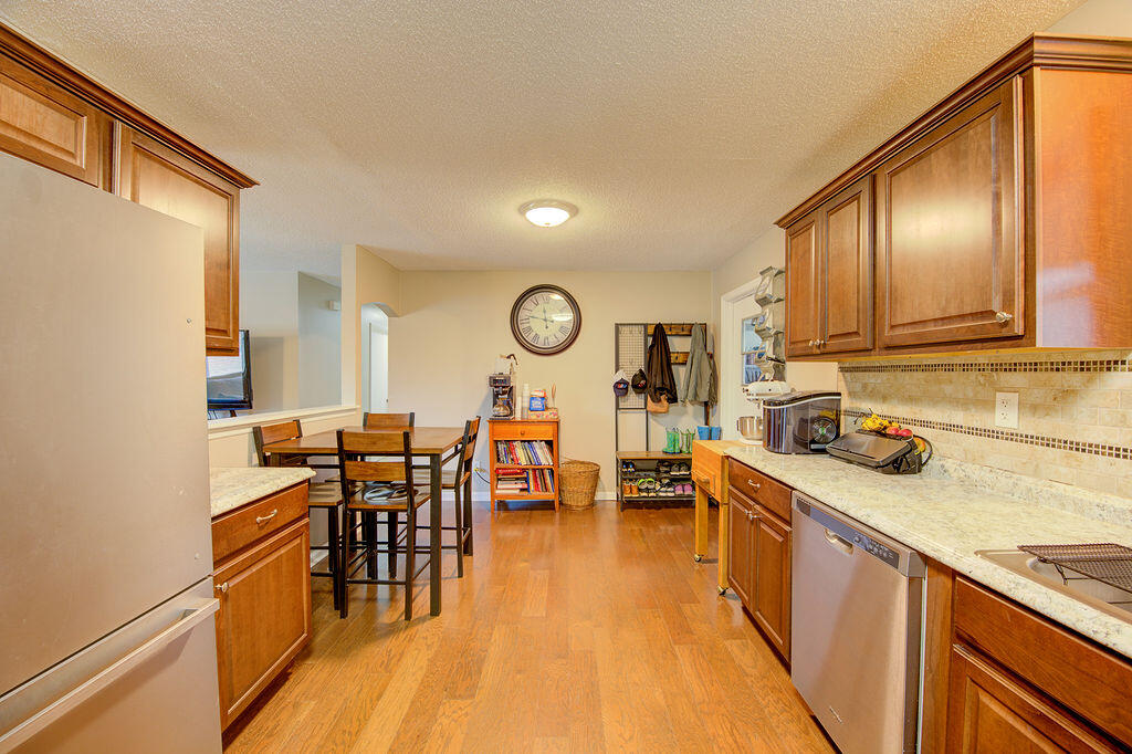 1075 Boss Road