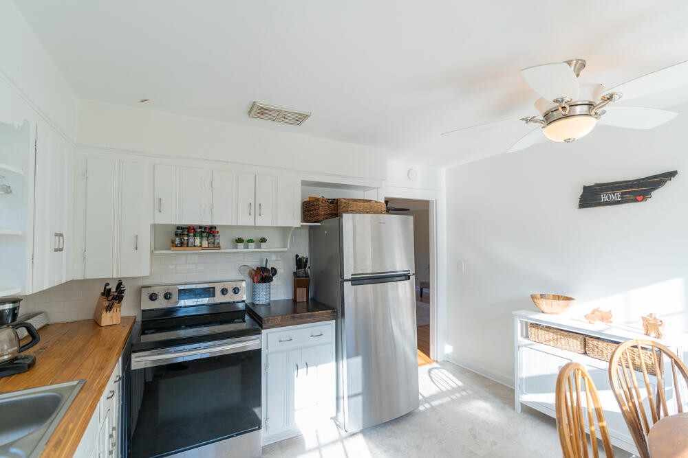 130 Passons Road
