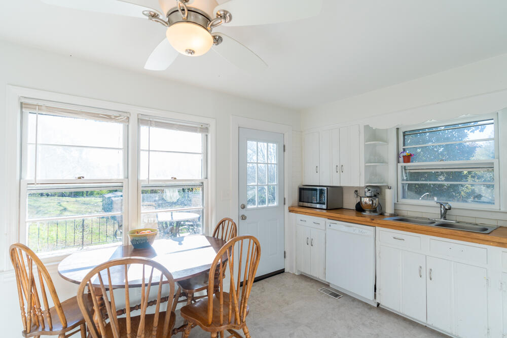 130 Passons Road