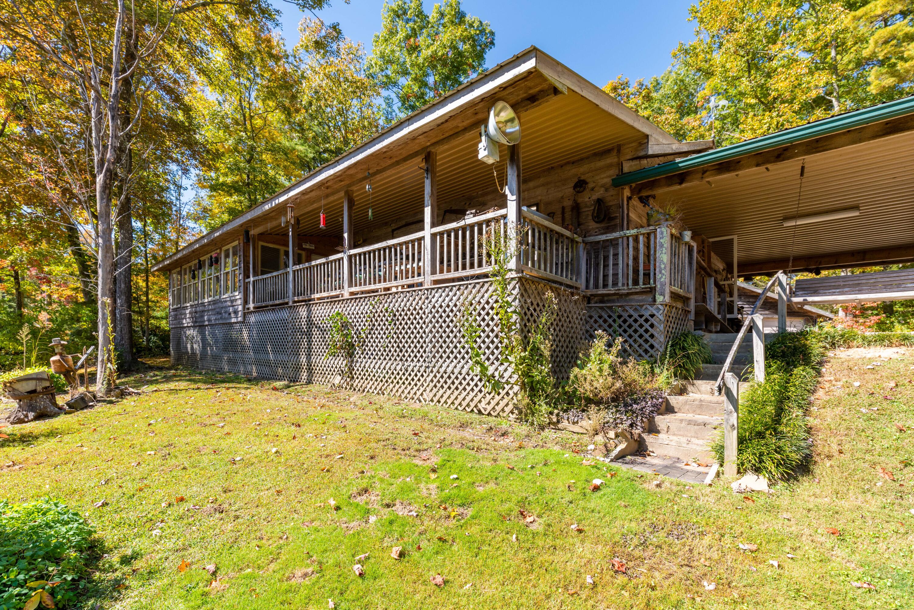 984 Blaine Smith Road