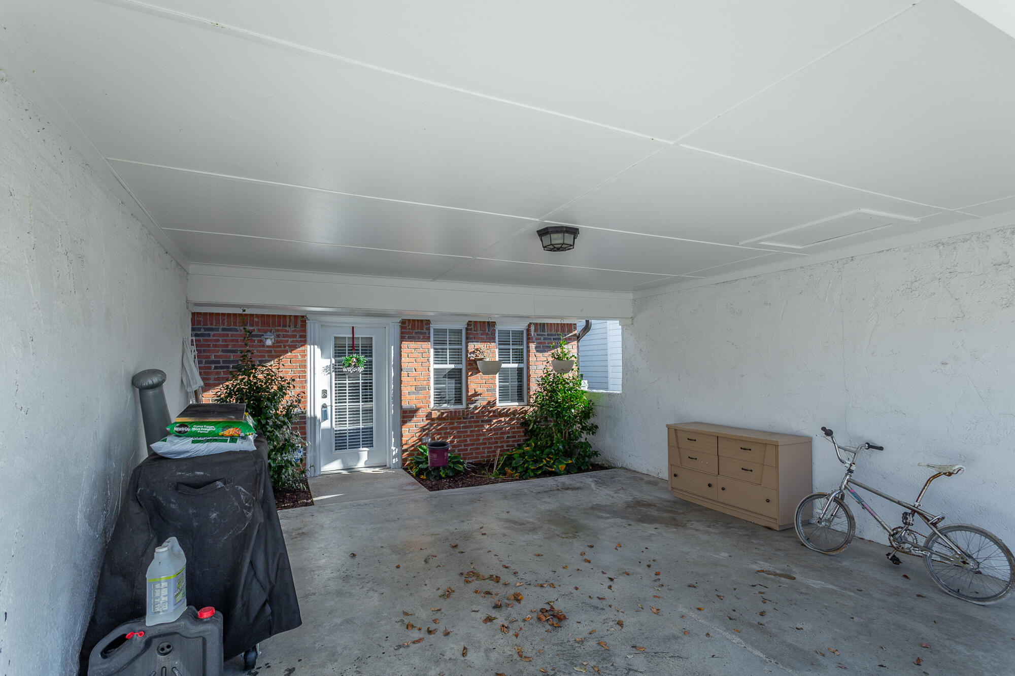 956 Gorge View Lane