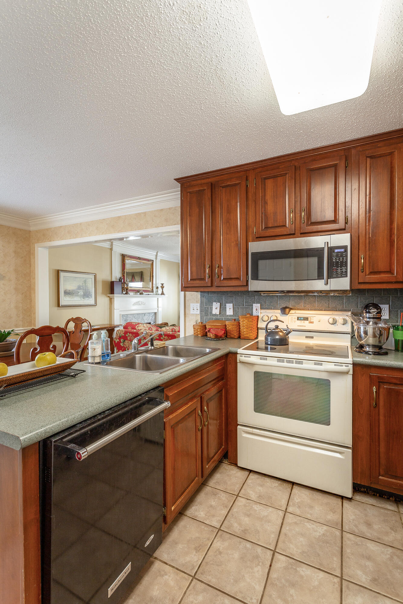 956 Gorge View Lane