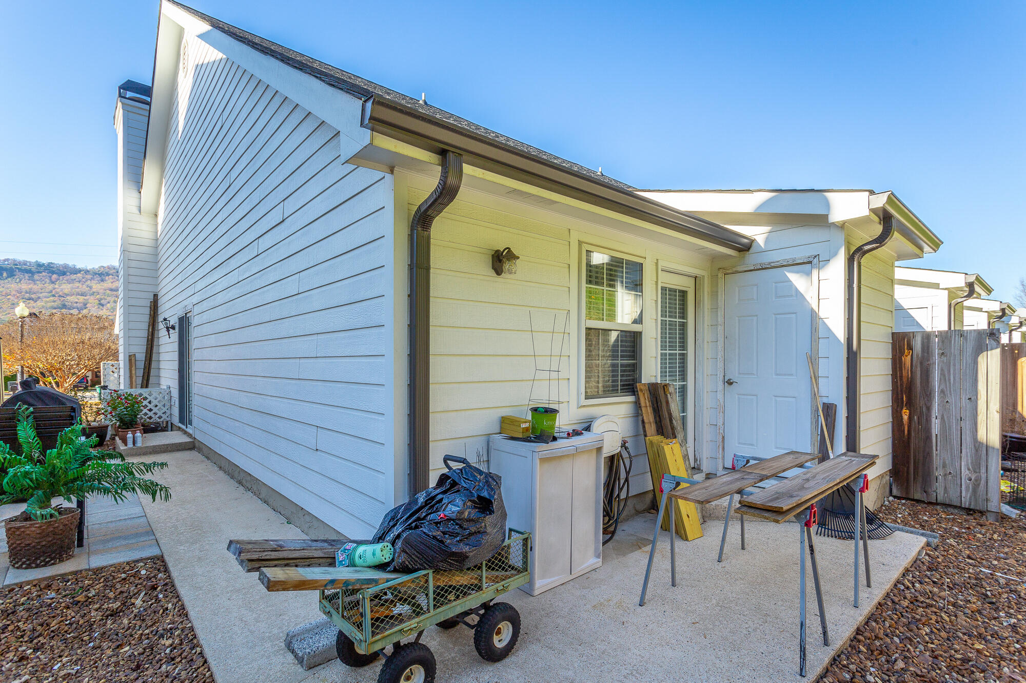 956 Gorge View Lane
