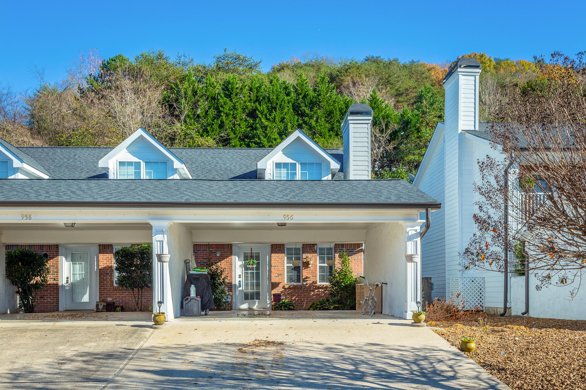 956 Gorge View Lane