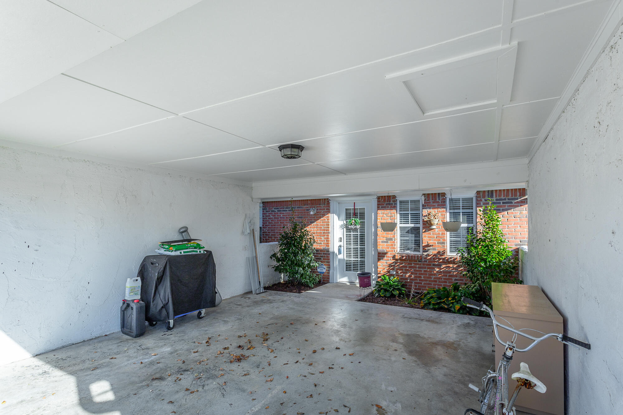 956 Gorge View Lane