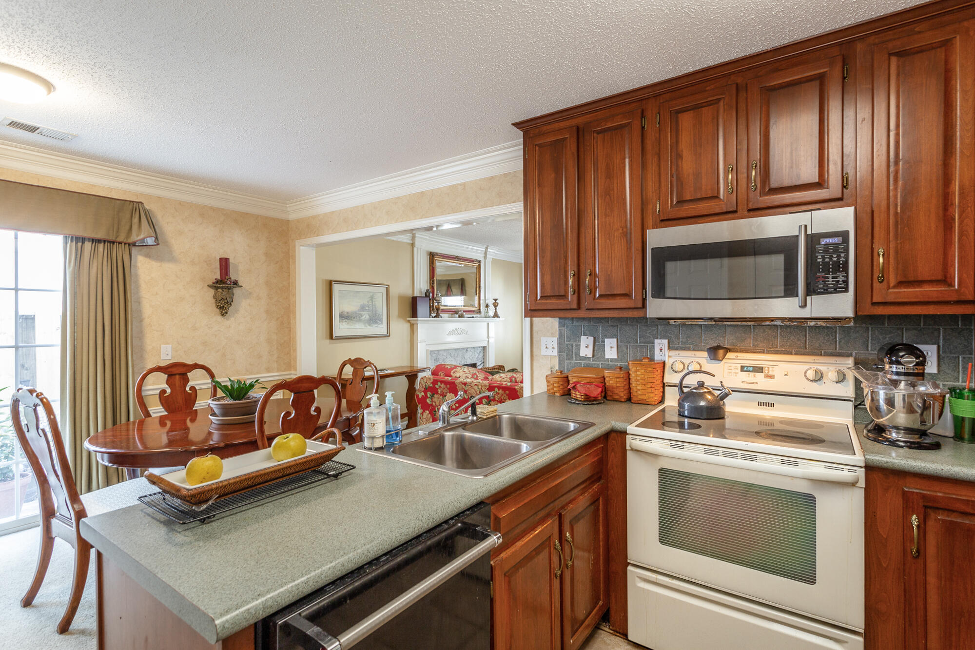 956 Gorge View Lane