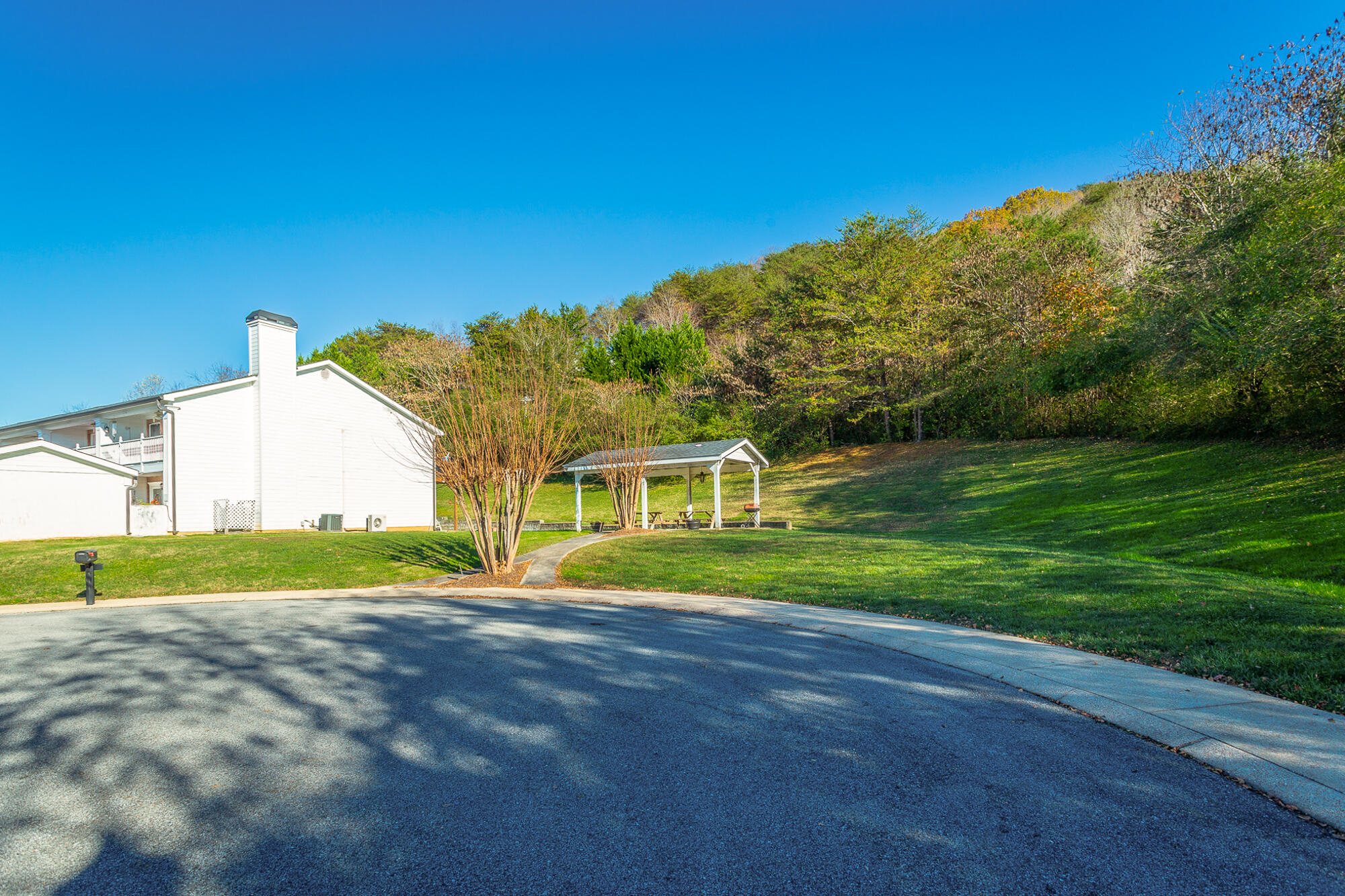 956 Gorge View Lane