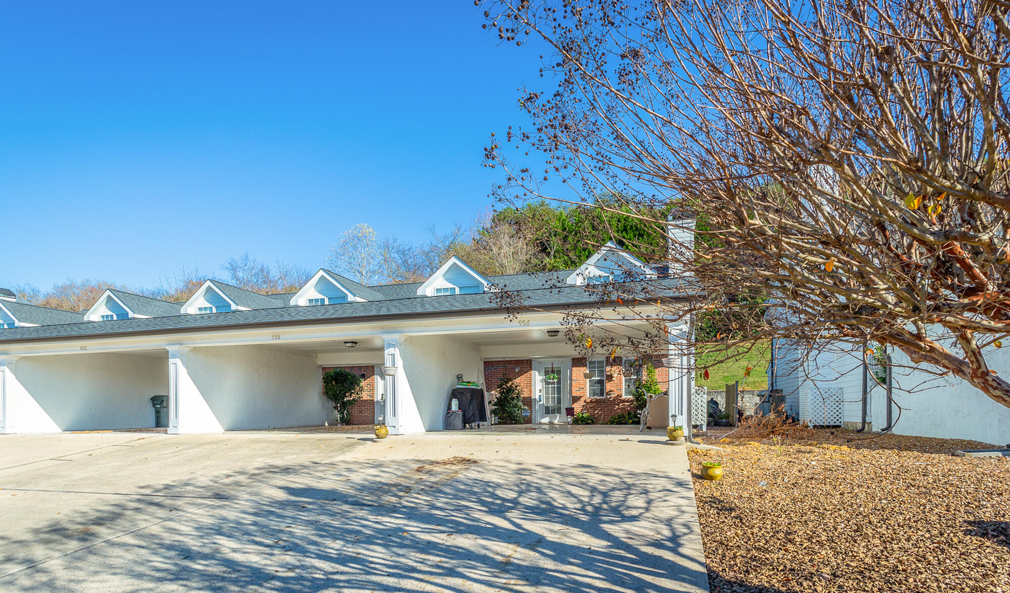 956 Gorge View Lane