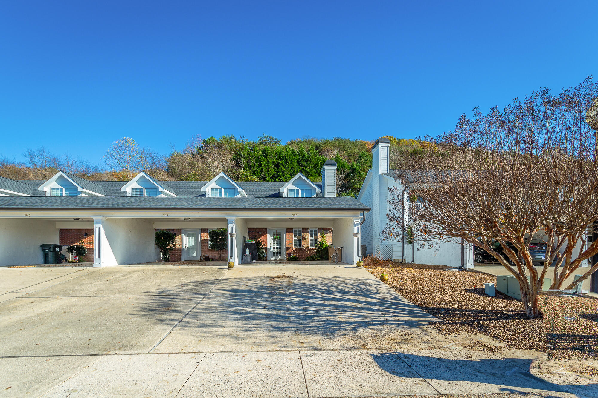 956 Gorge View Lane