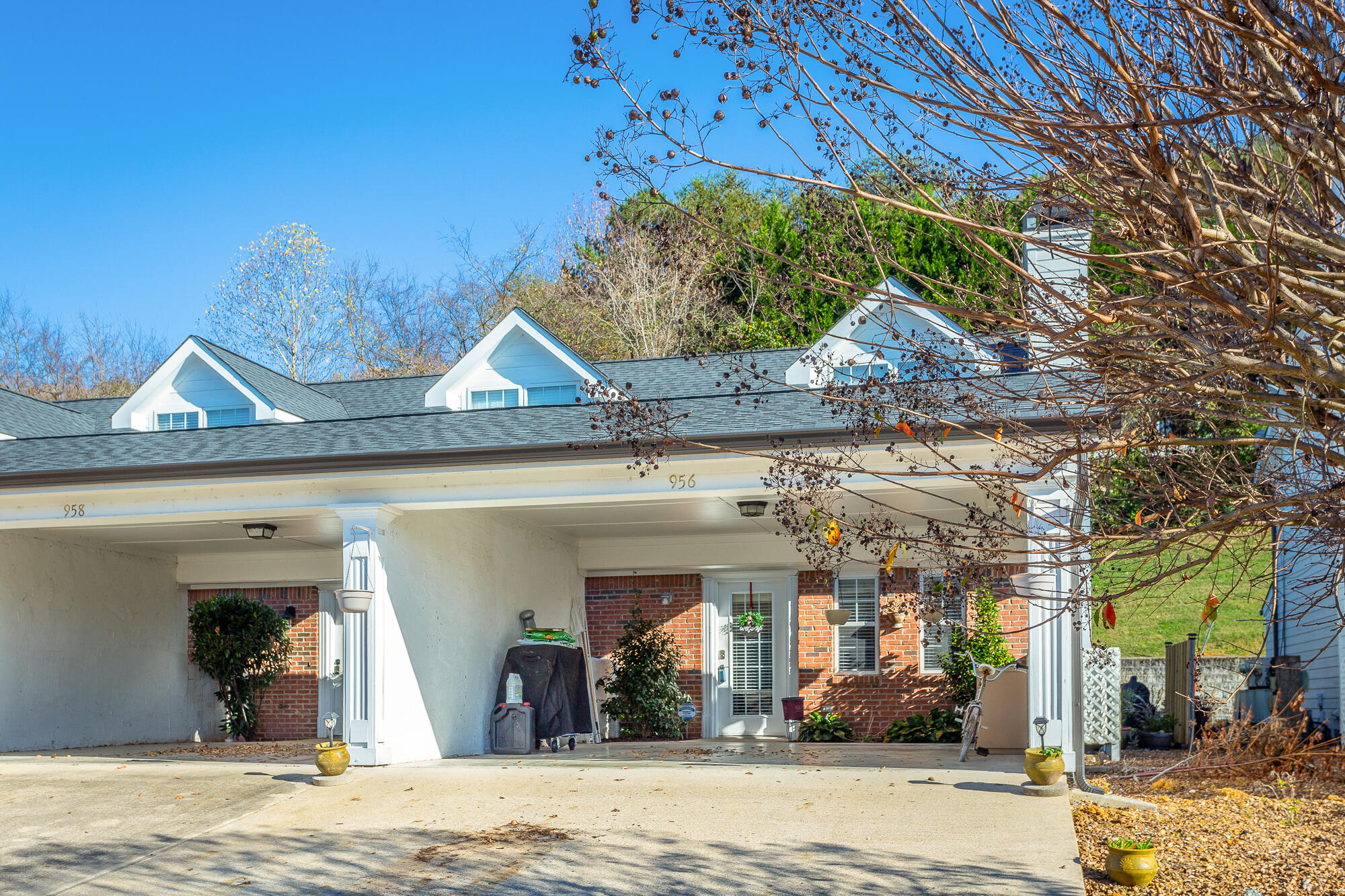 956 Gorge View Lane