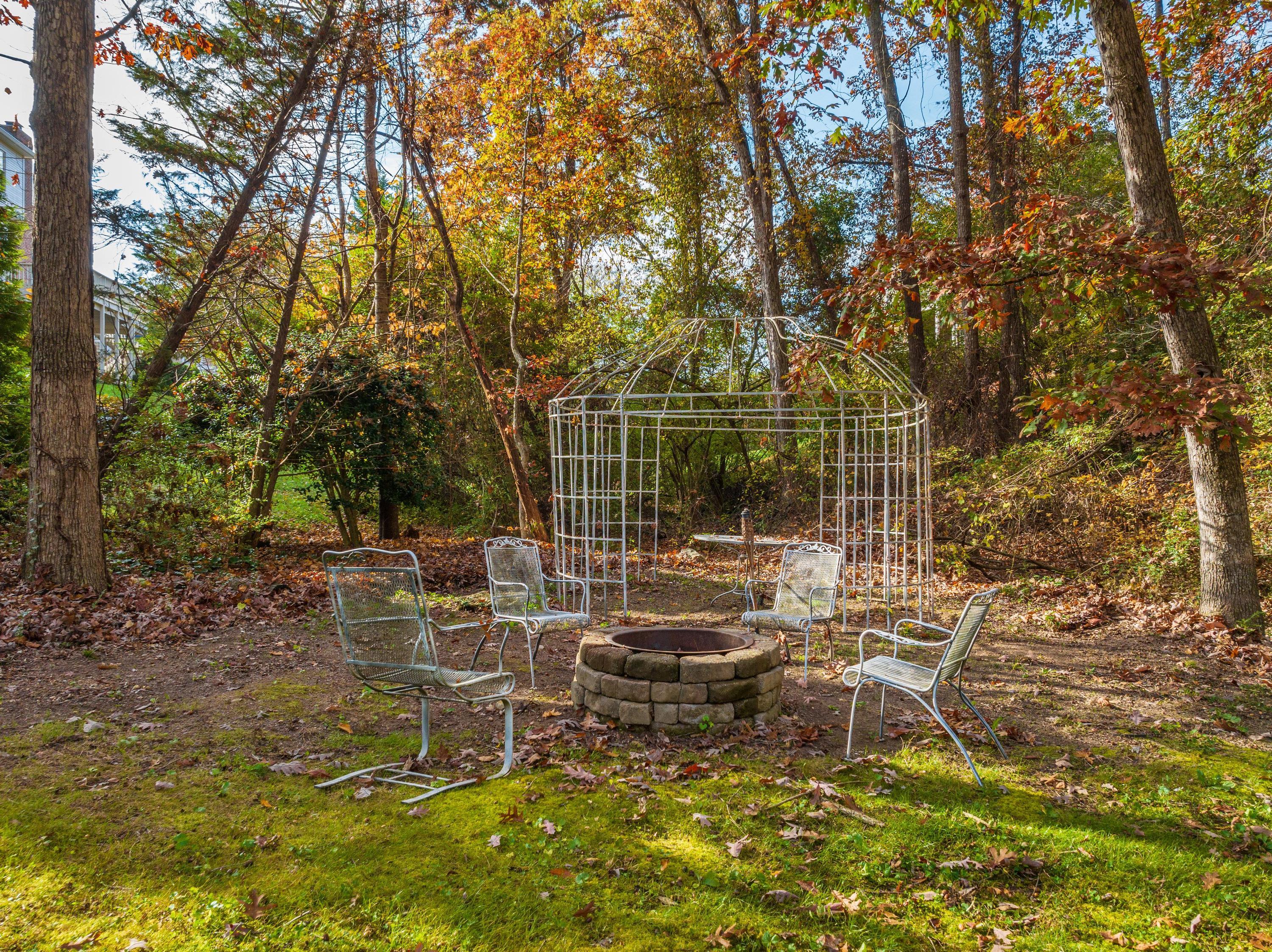 5625 Mountain Breeze Drive