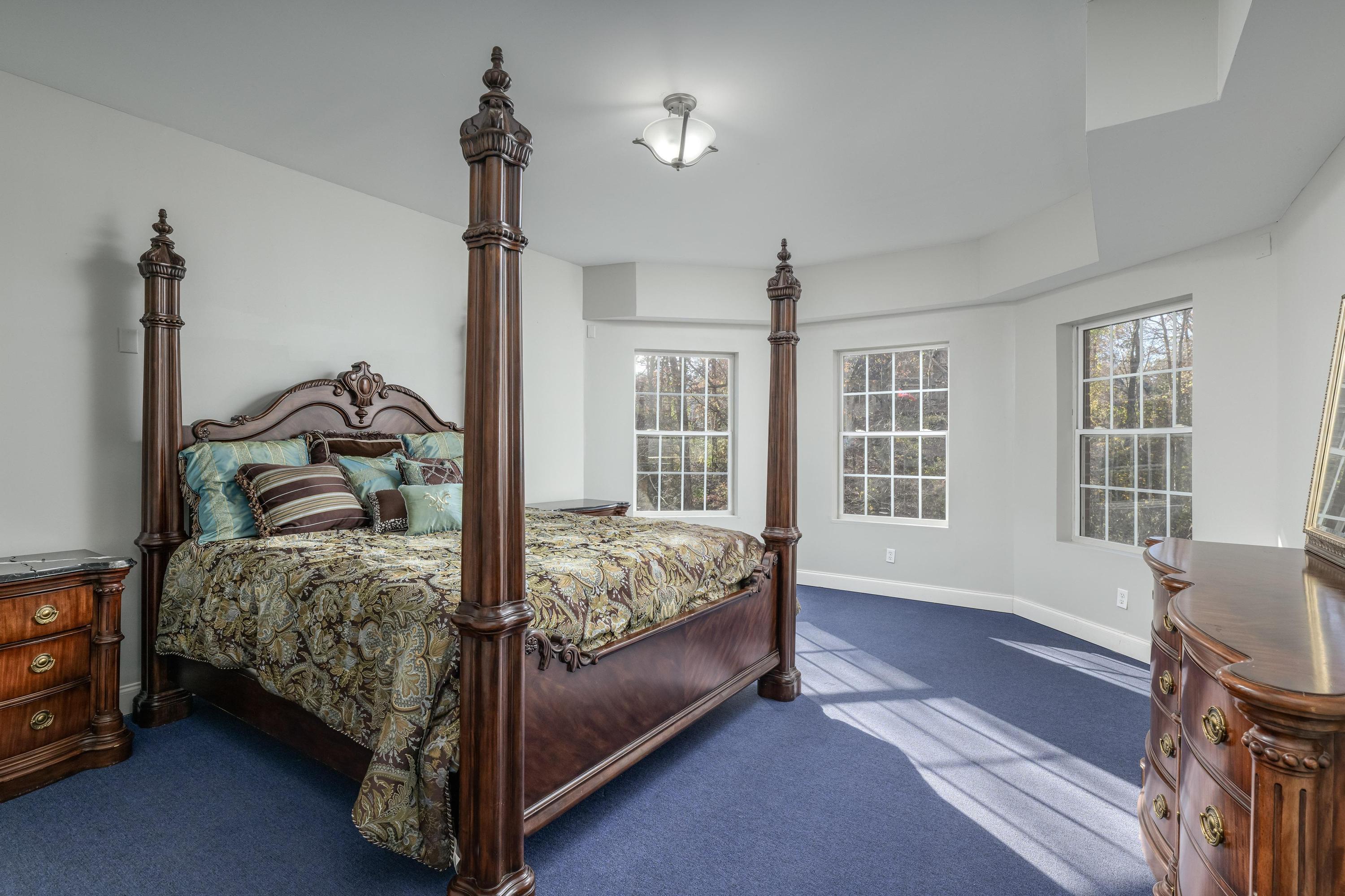 5625 Mountain Breeze Drive