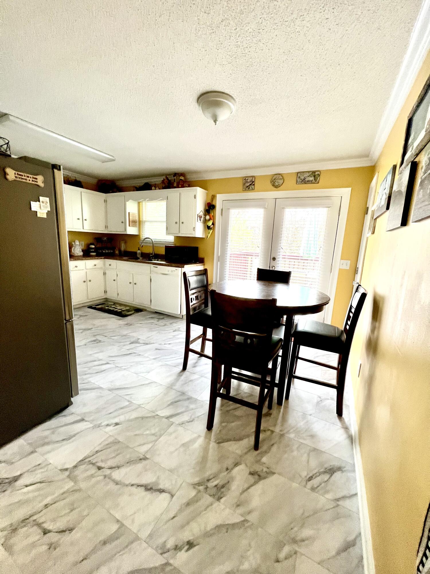 101 Crest Circle