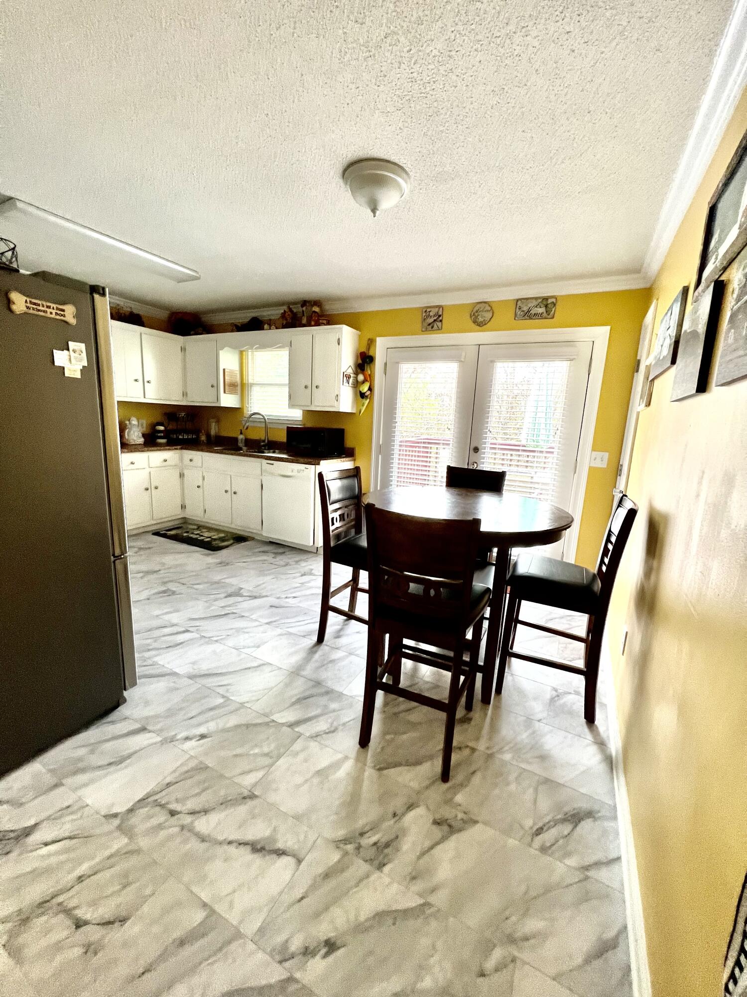 101 Crest Circle