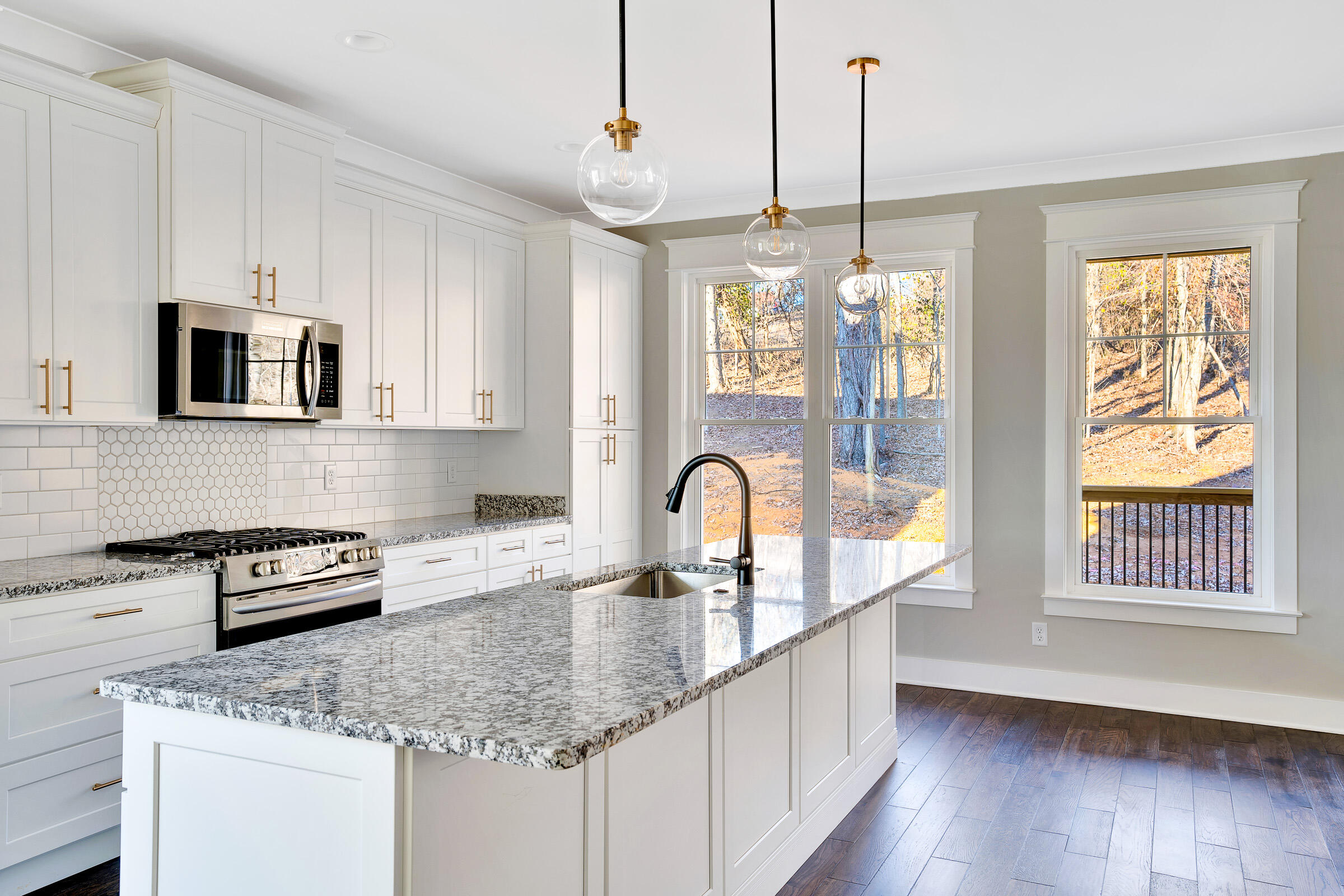 605 W View Road