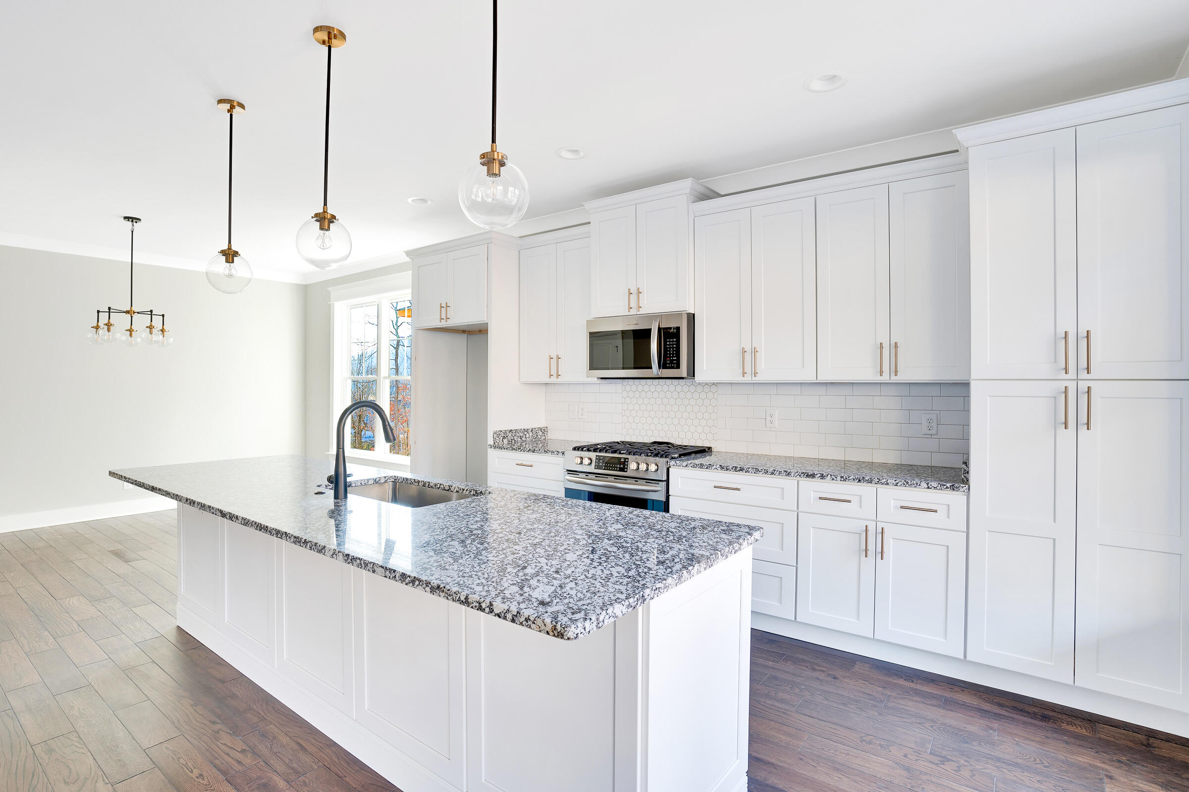 605 W View Road