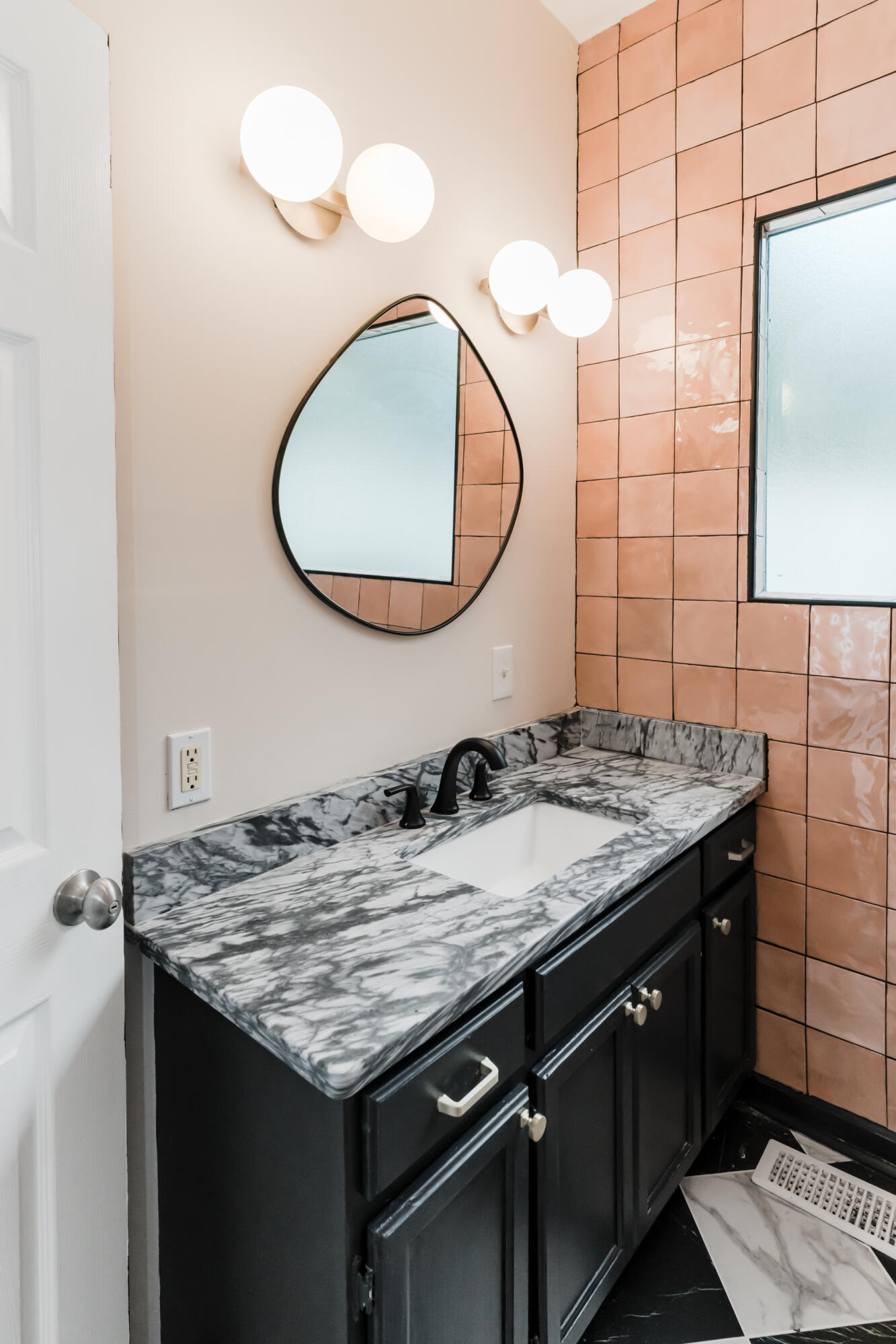 411 Sioux Trail