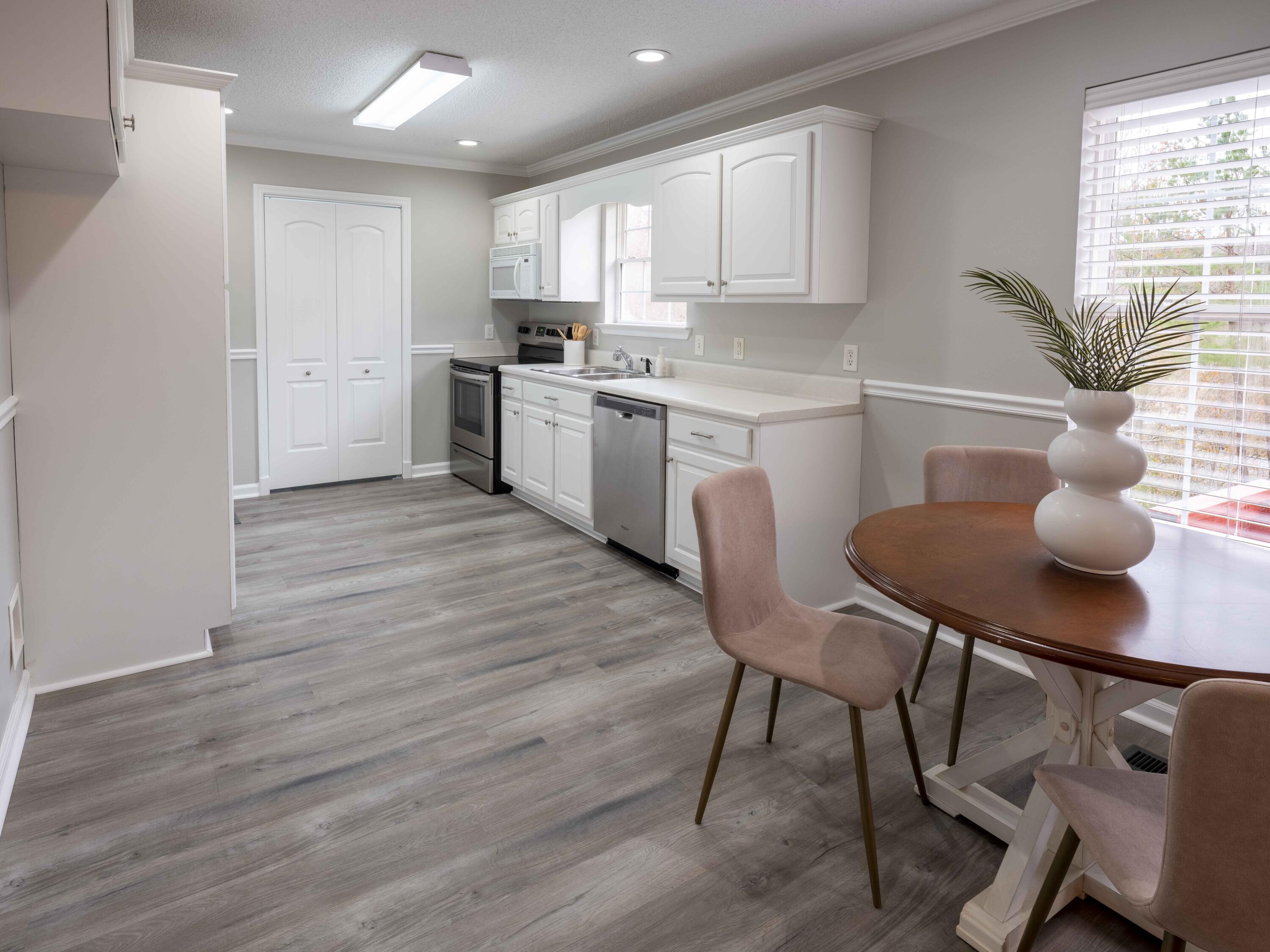 1142 Lightning Drive