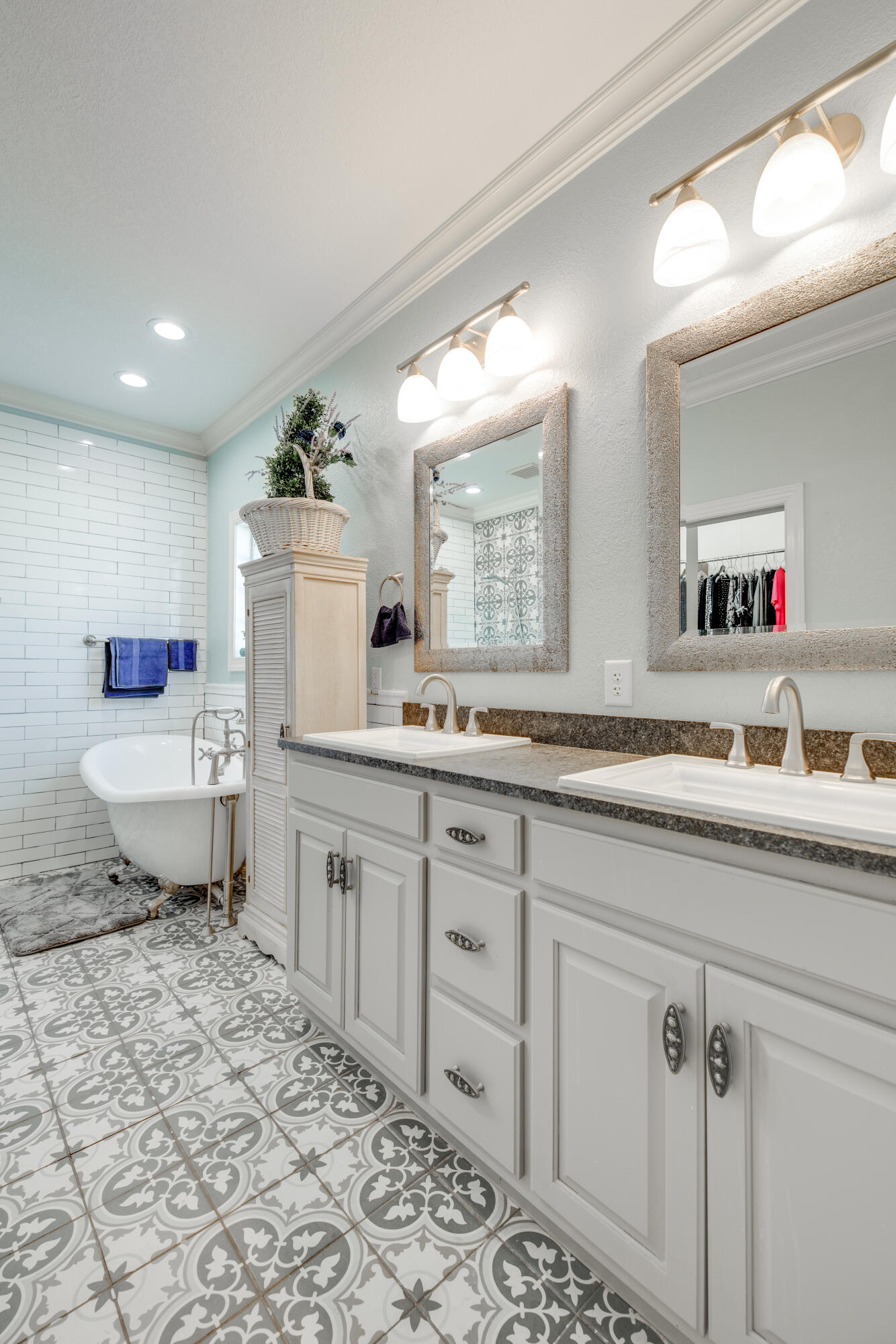 2538 Saint Lucie Court