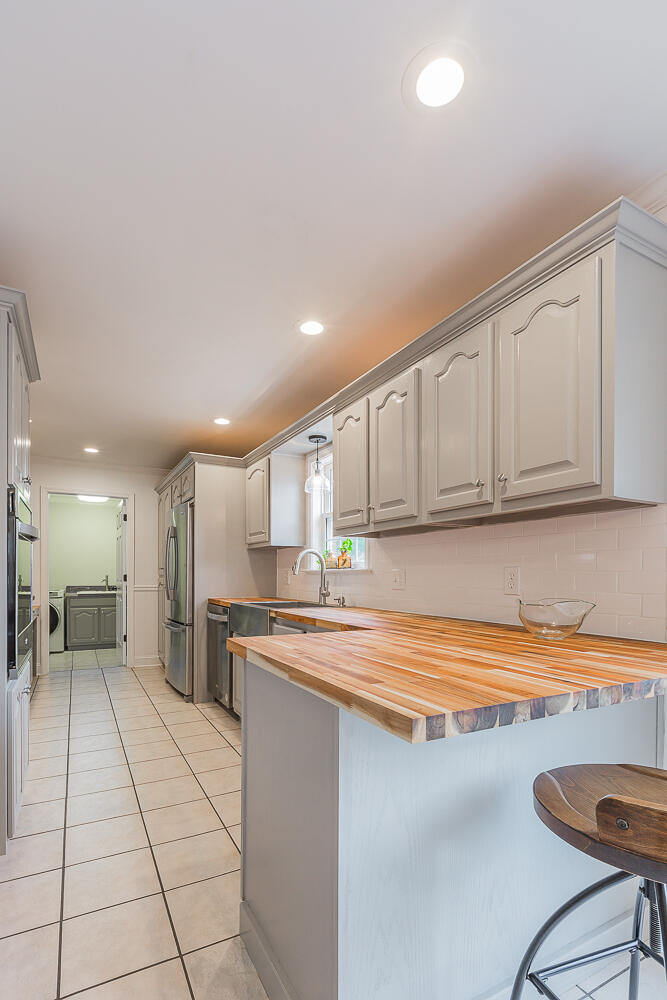 3216 Leona Drive