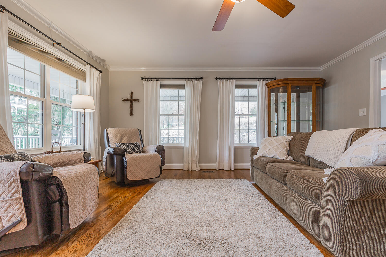 3216 Leona Drive