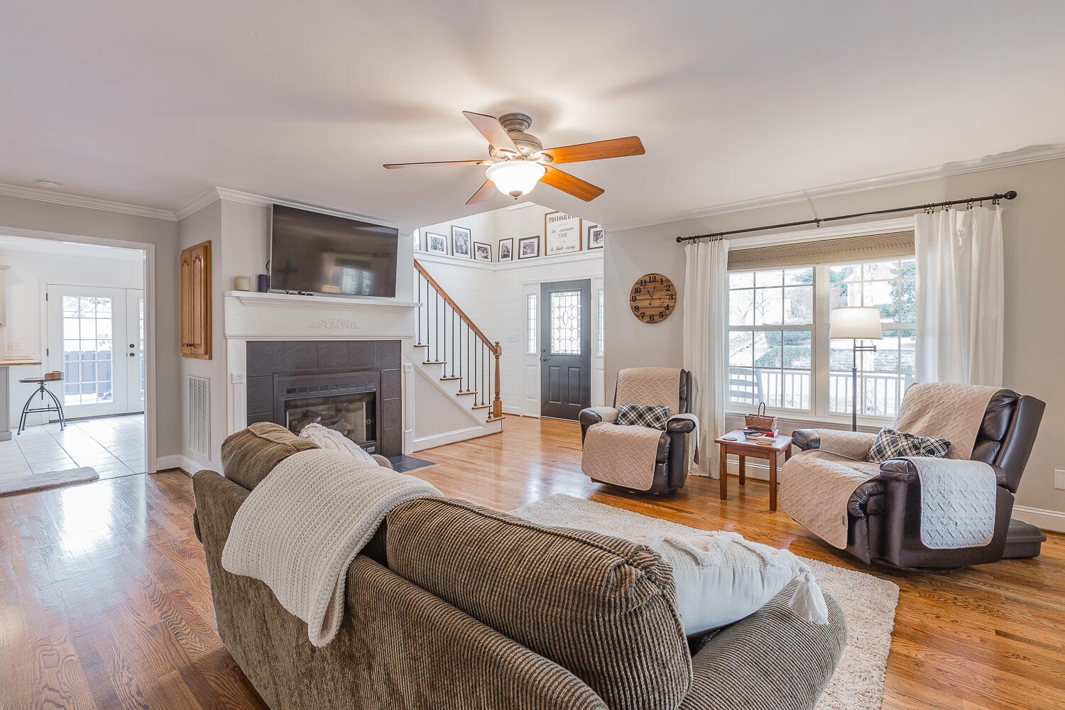 3216 Leona Drive