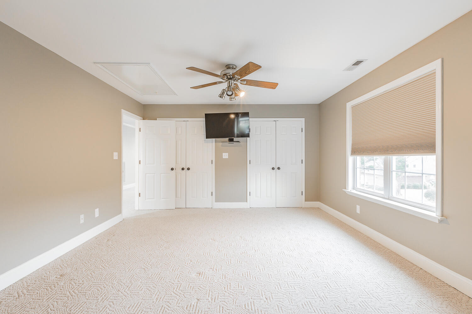 3216 Leona Drive