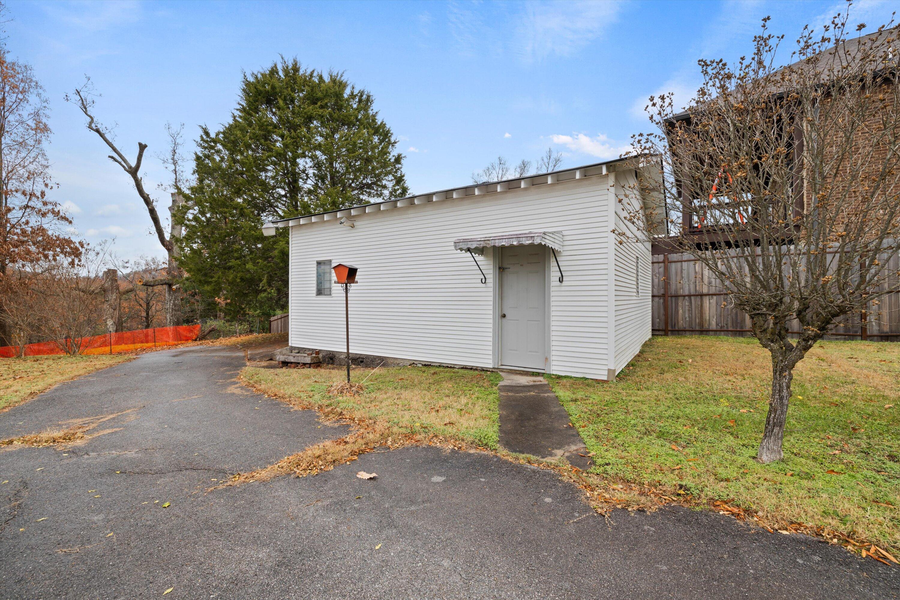 607 Forest Avenue