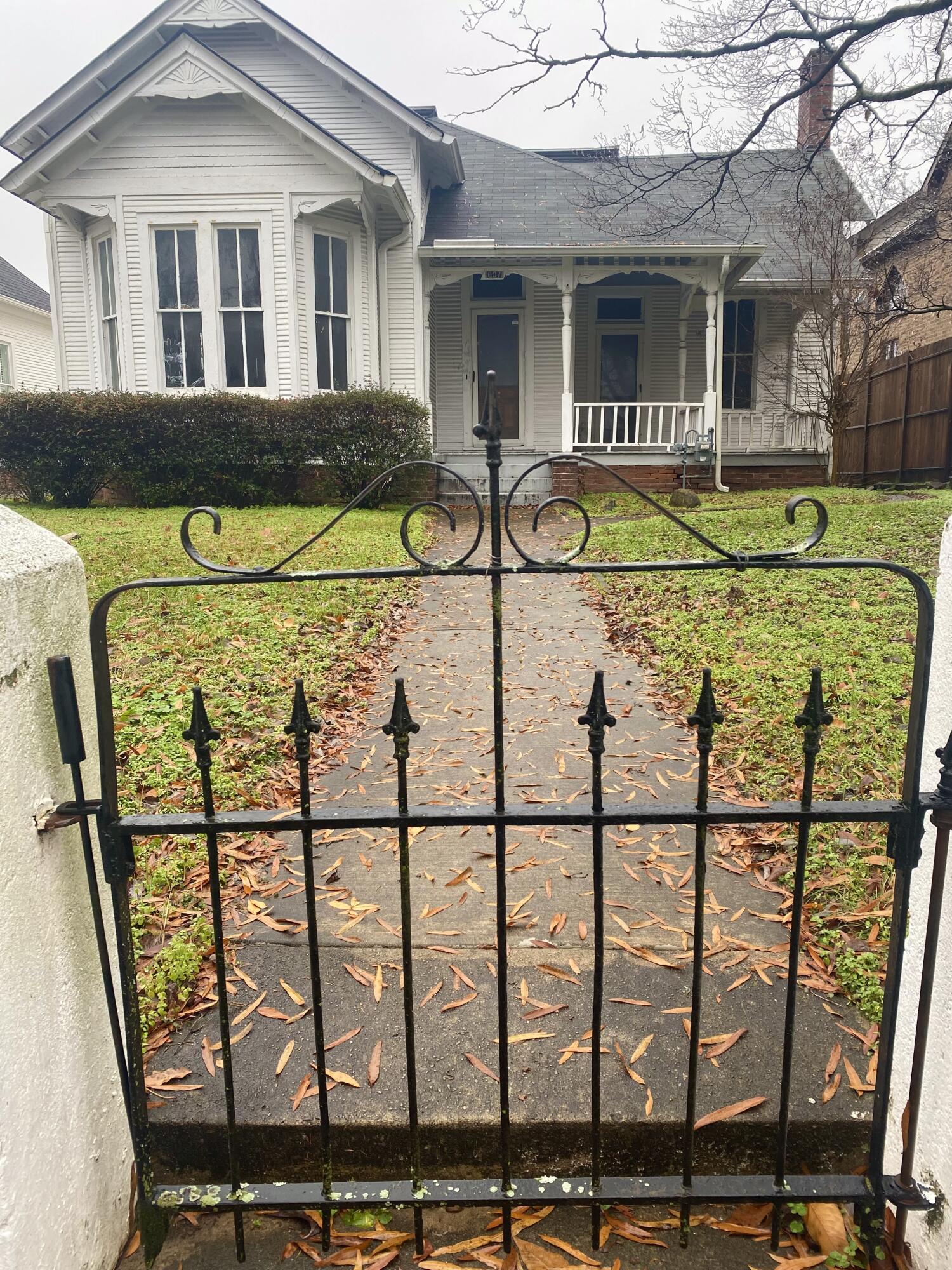 607 Forest Avenue