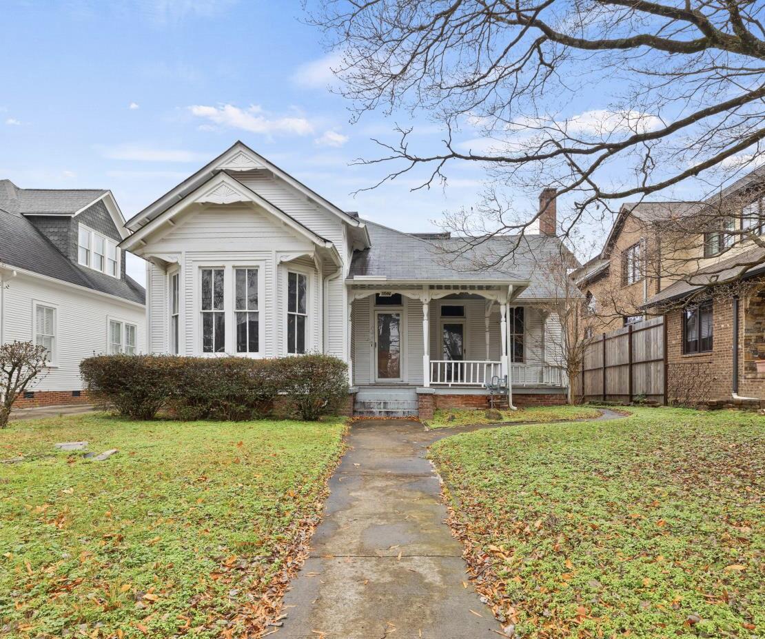 607 Forest Avenue