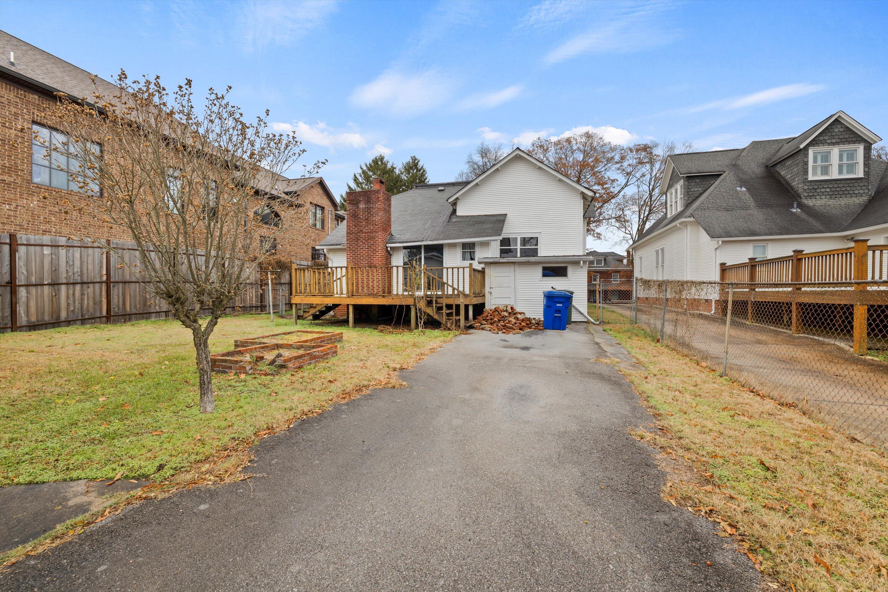 607 Forest Avenue