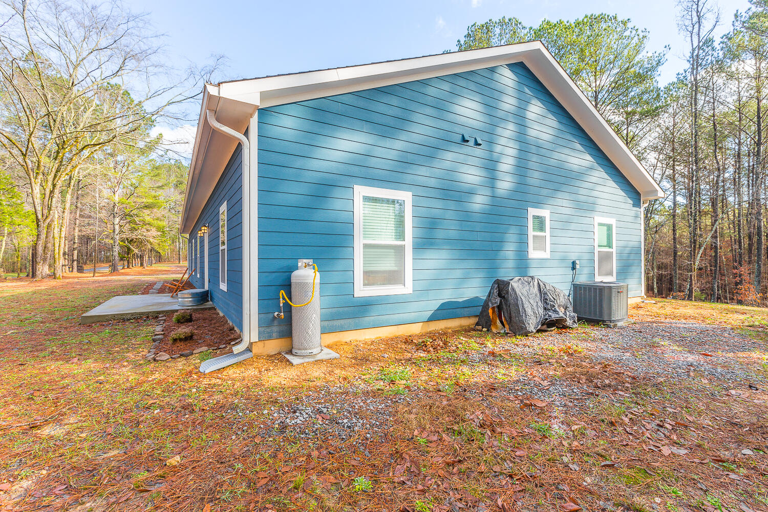990 Hemphill Road
