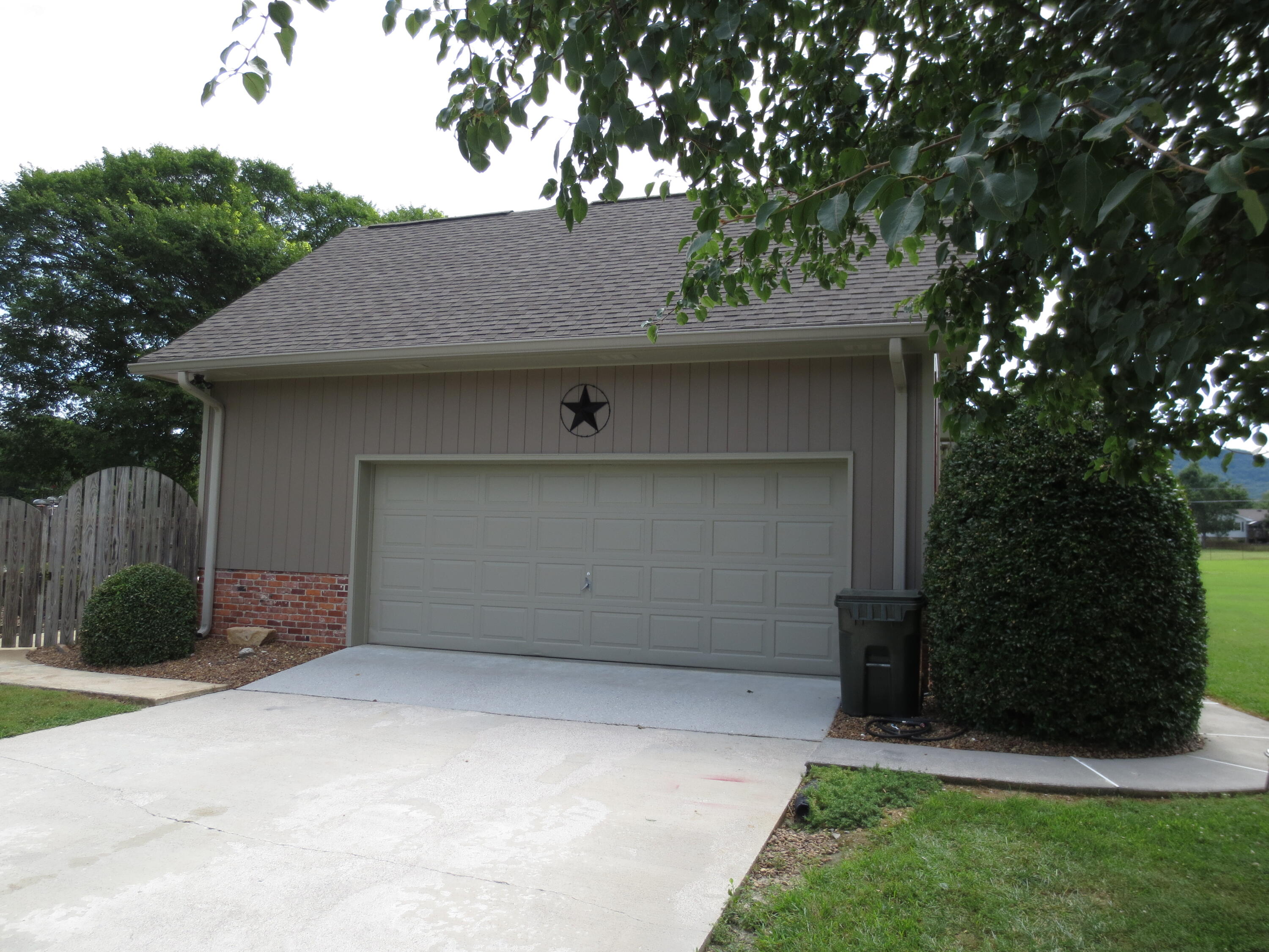 8417 Roy Lane Lane