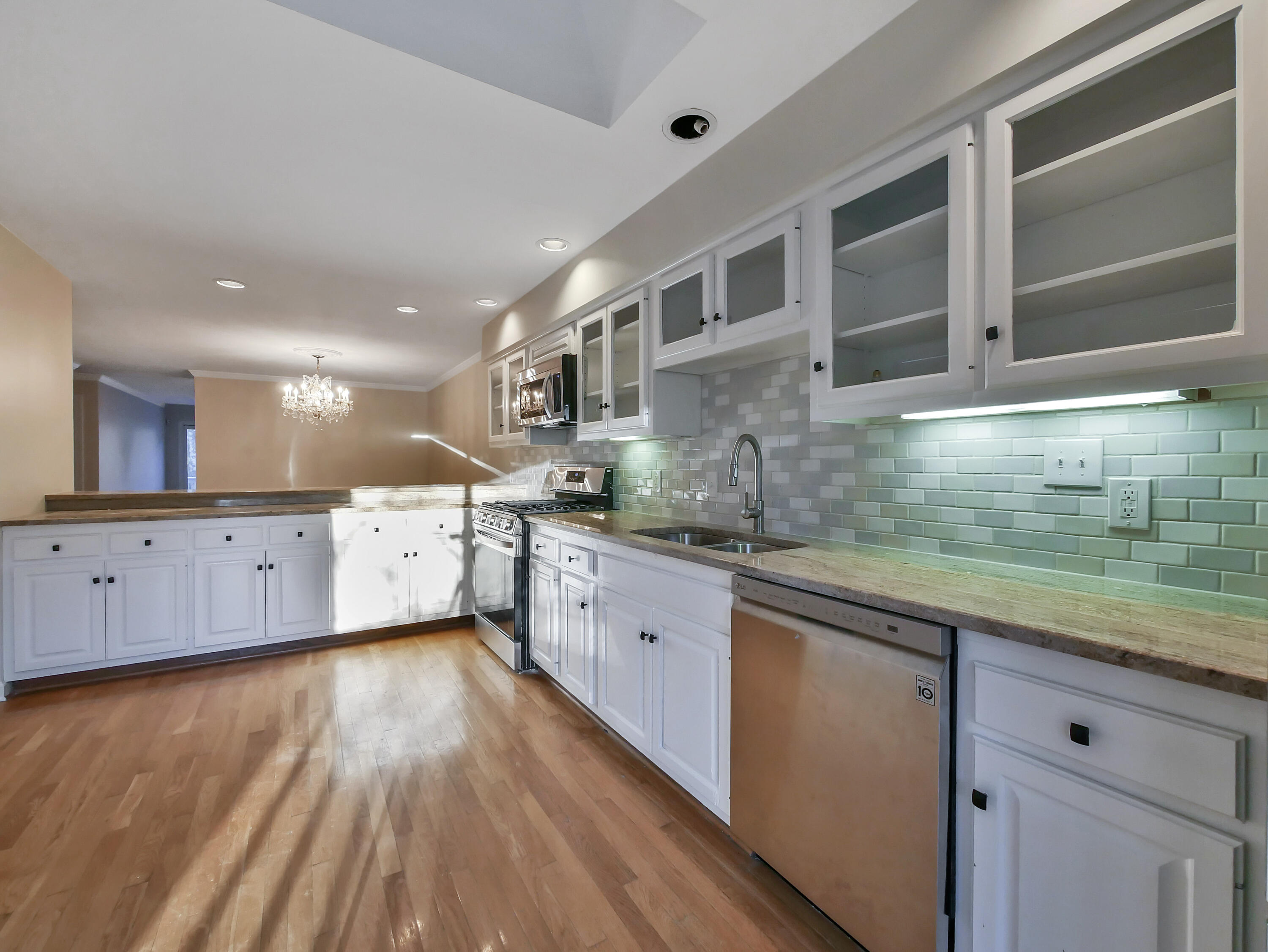 1619 Taft Highway