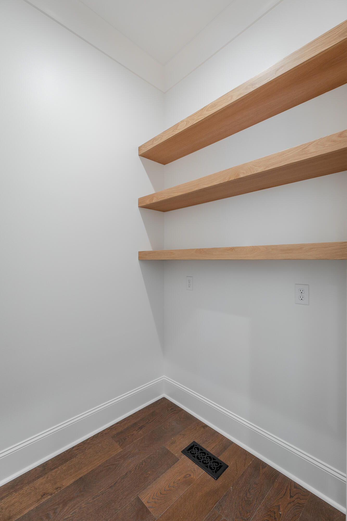 9480 Calder Circle, 56
