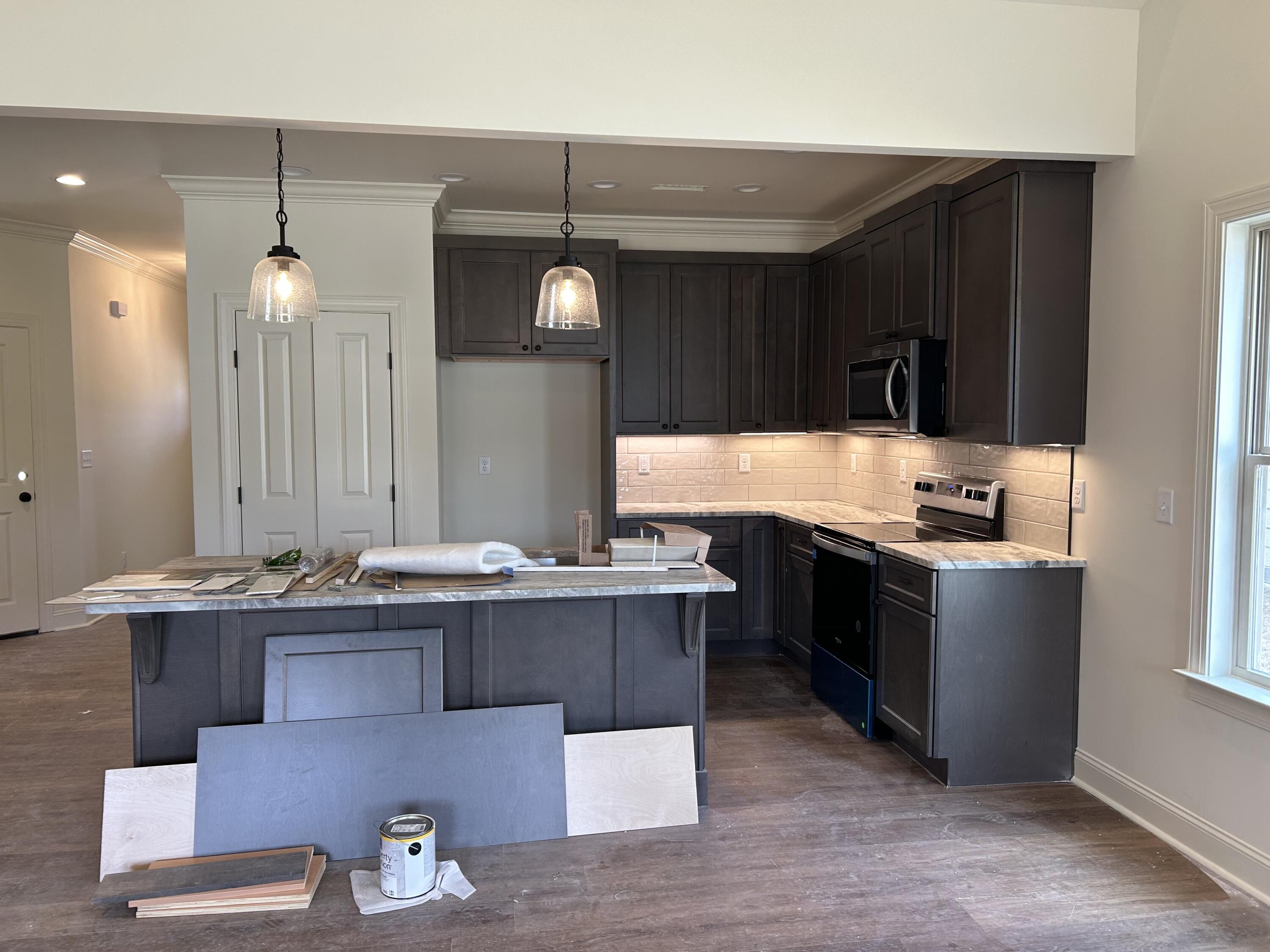 1052 Silverpine Drive, 41