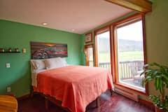 2080 Creek Road