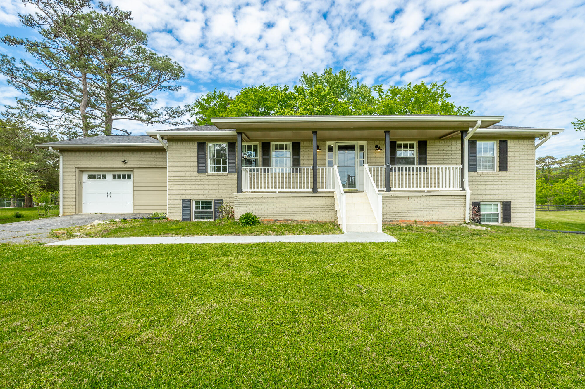 9017 Pleasant Lane