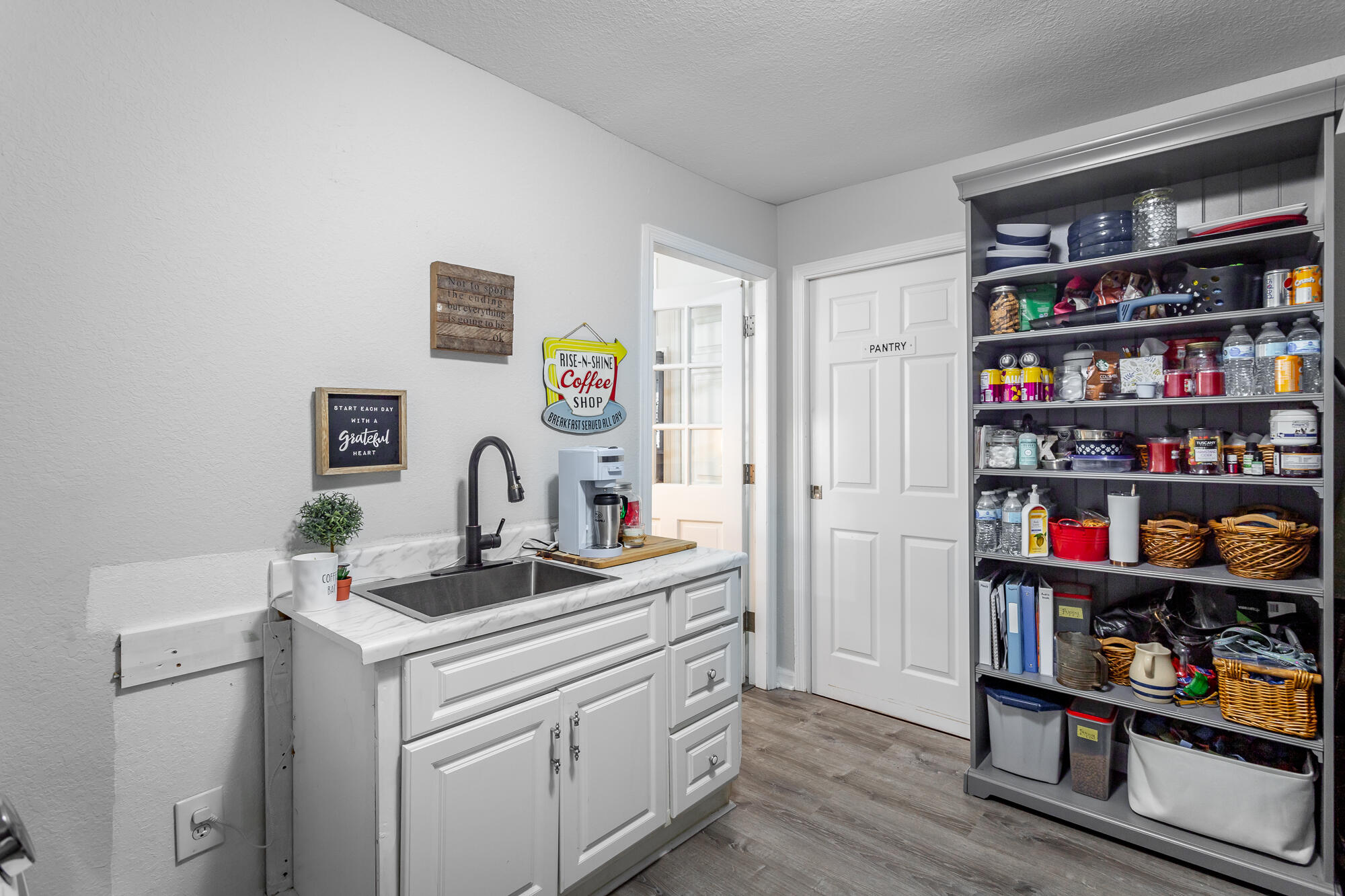 9017 Pleasant Lane