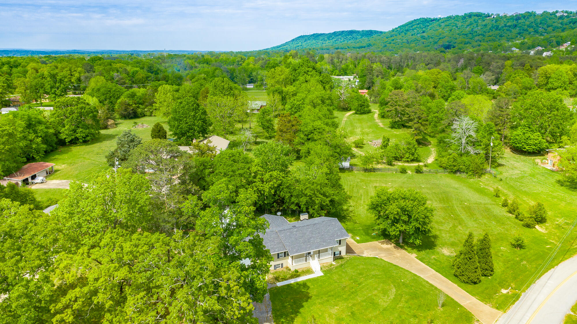 9017 Pleasant Lane