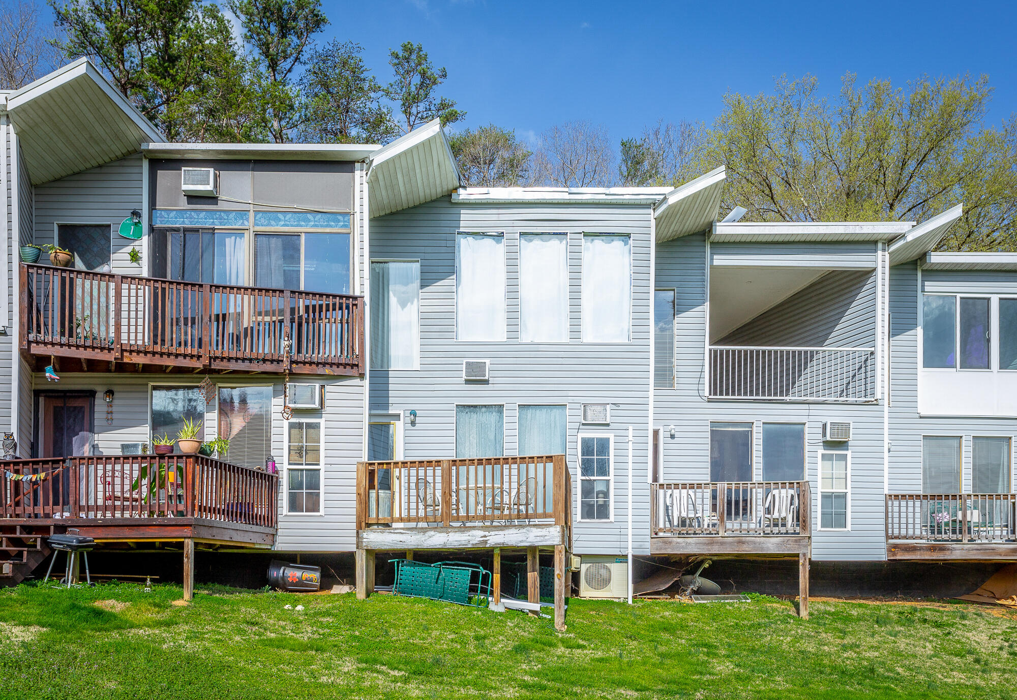 2074 Creek Road