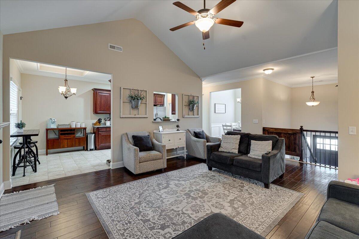 146 Vineyard Boulevard